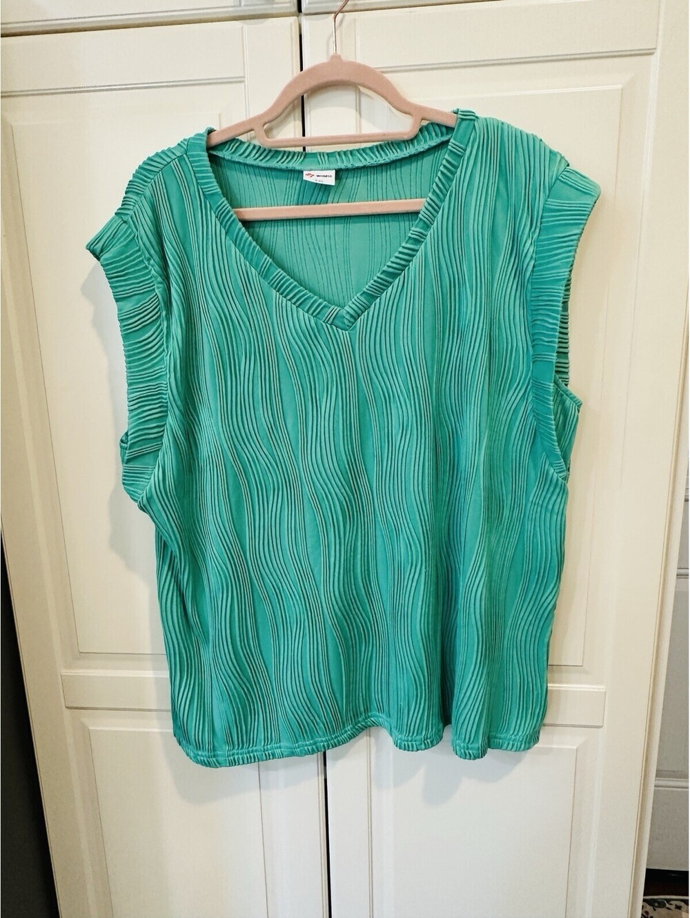 WIHOLL Mint Green Sleeveless V-Neck Textured Top Size XXL